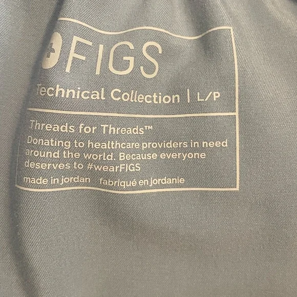 Dusty Blue Figs Scrub Set - Picture 4 of 6